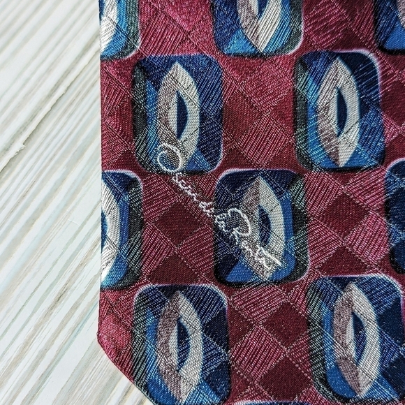 Oscar de la Renta Vintage Geometric Pattern Print Necktie in Retro Red and Blue - Picture 2 of 8